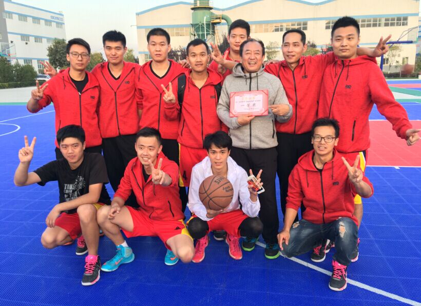 咸陽(yáng)寶石公司連續(xù)兩屆蟬聯(lián)寶石機(jī)械籃球賽冠軍